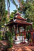 Chiang Mai - Small pavillon in the Wat Phra Singh temple. 